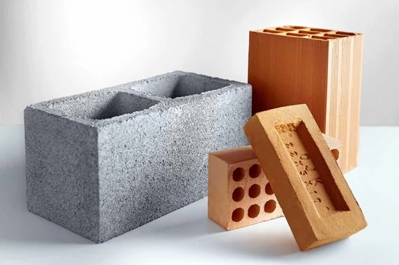 Bloco de concreto e peças cerâmicas